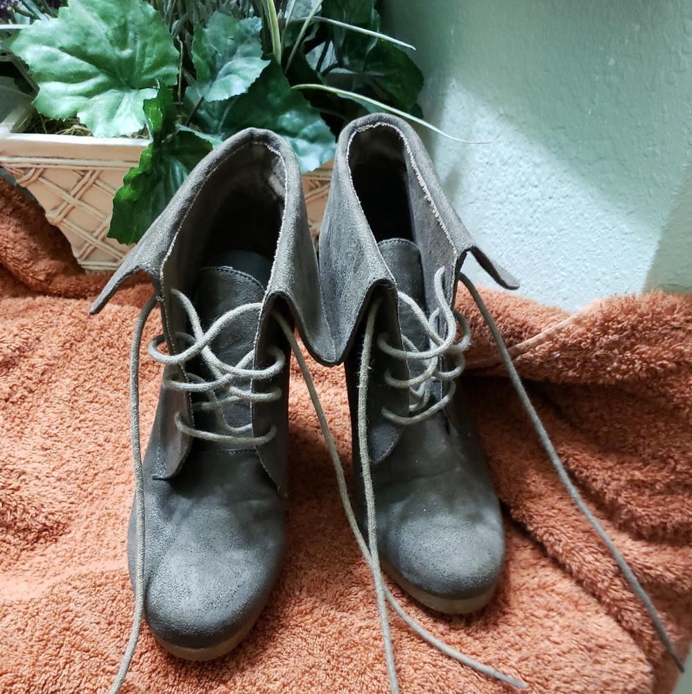 Suede wedges - Picture 2 of 4